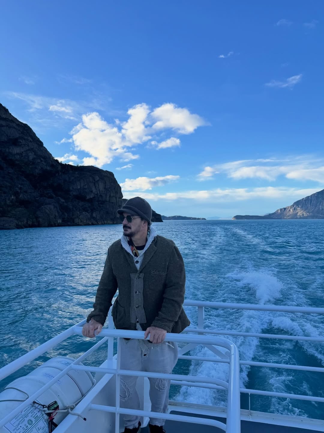 Ricardo Arjona decidió tomarse un descanso y se instaló unos días en el sur de Argentina junto a Deisy Arvelo y el hijo de ambos, Nicolás, 16 años (Foto: Instagram/@ricardoarjona)