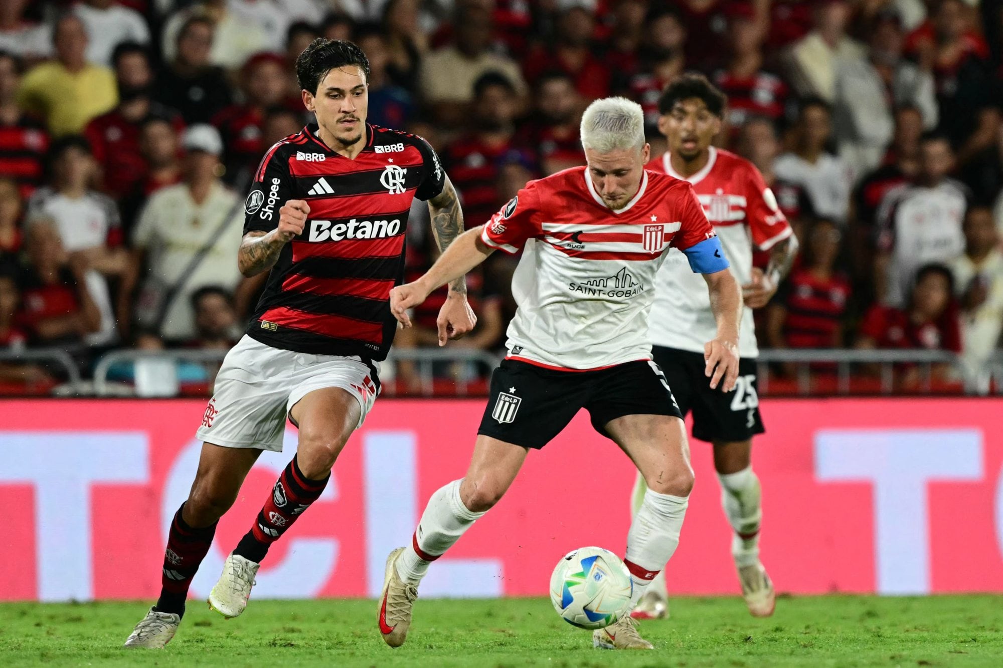 La agenda de la TV del jueves: Estudiantes-Flamengo por la Copa Libertadores y Aston Villa en la Europa League