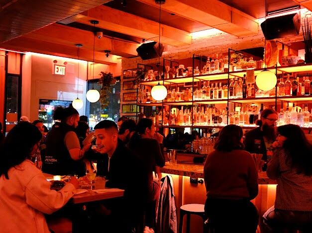 En Superbueno se respira un ambiente divertido, hospitalario y con atención al detalle (Instagram/@superbuenonyc)