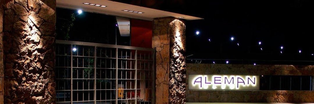 Entrada del club Alemán, de Mendoza