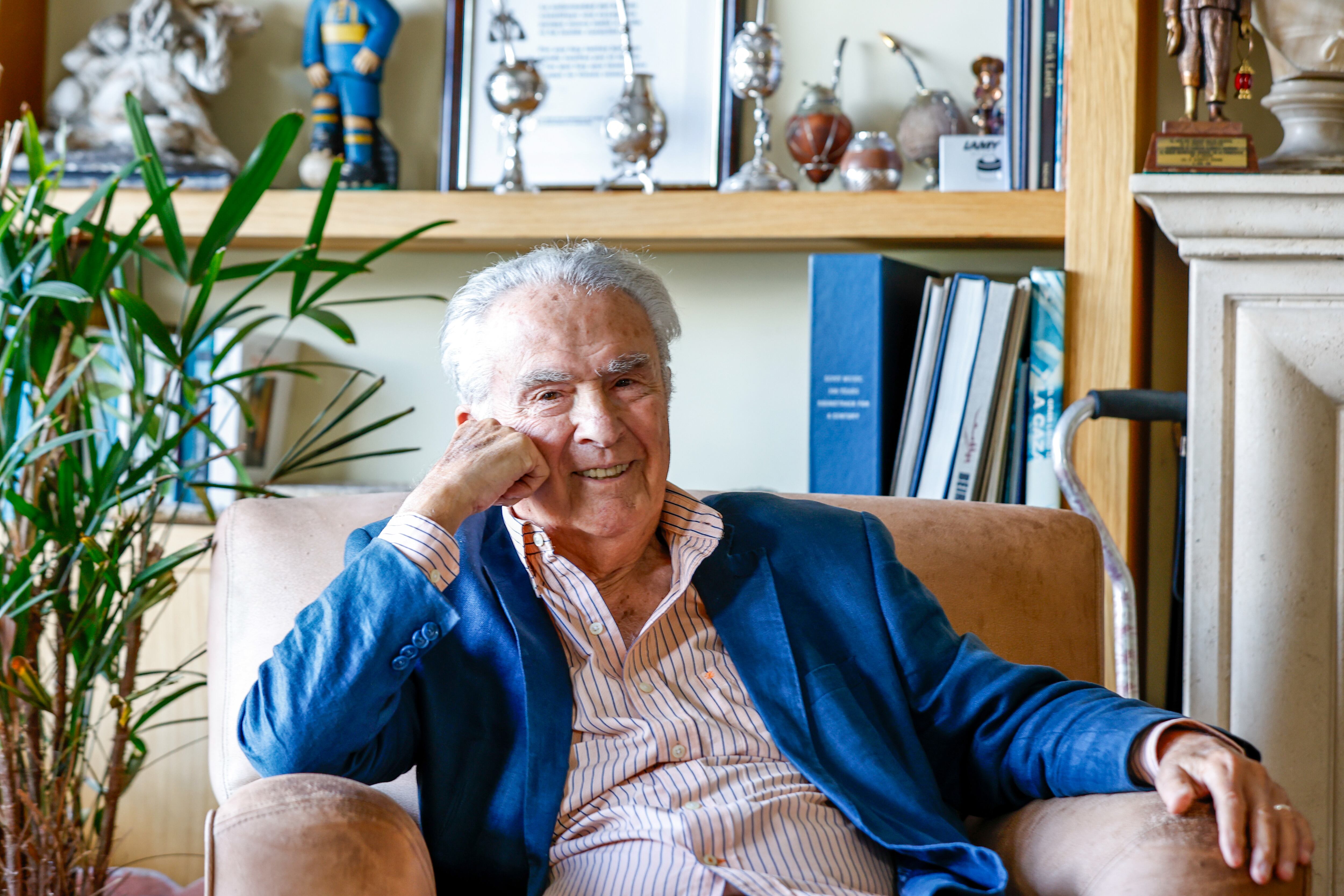 A 35 años, Alberto Kohan revive la rebelión carapintada del 3 de diciembre de 1990 en su casa del Bajo de San Isidro.