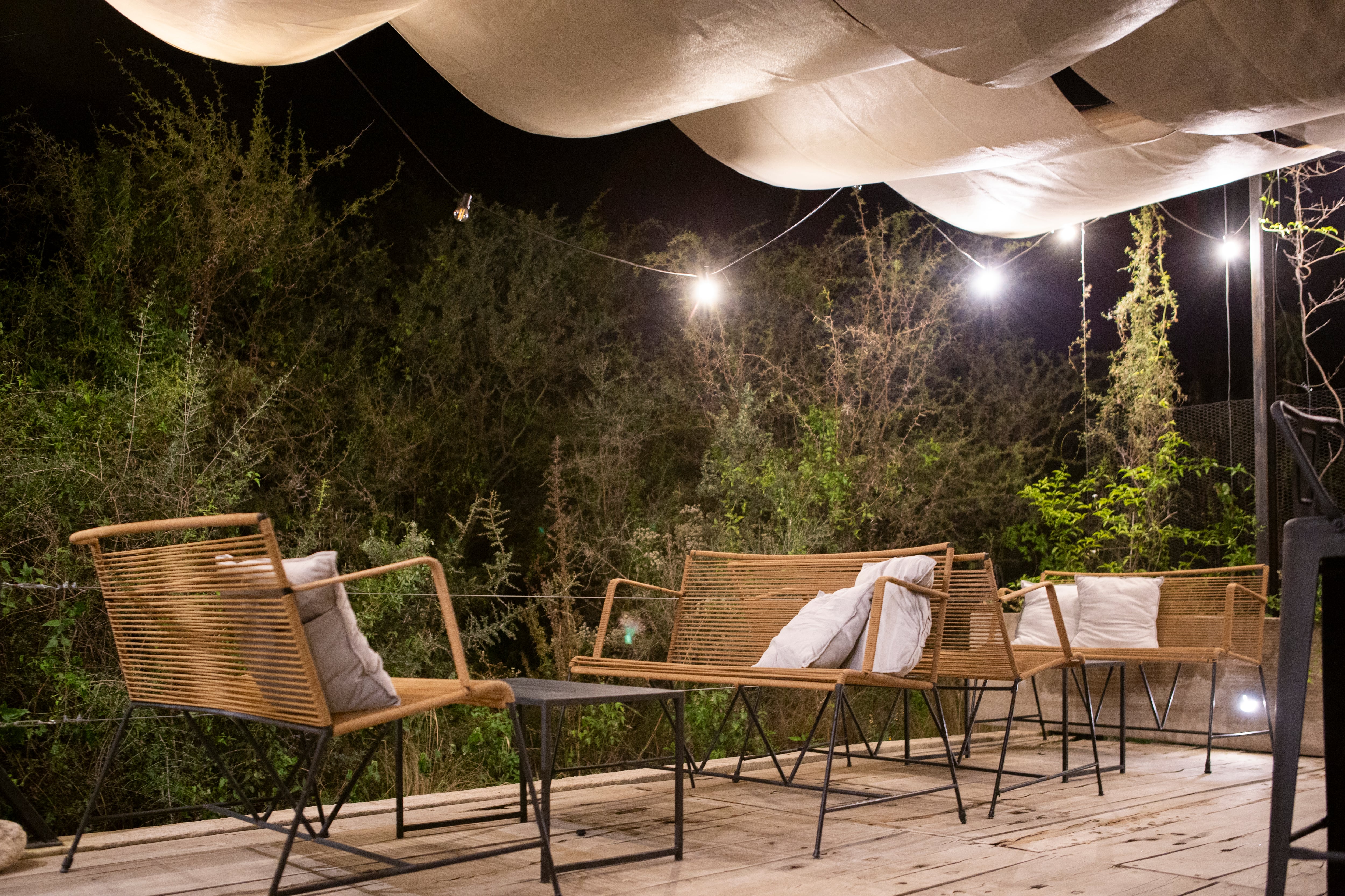 Las noches se prestan para sentarse al aire libre y disfrutar del entorno verde