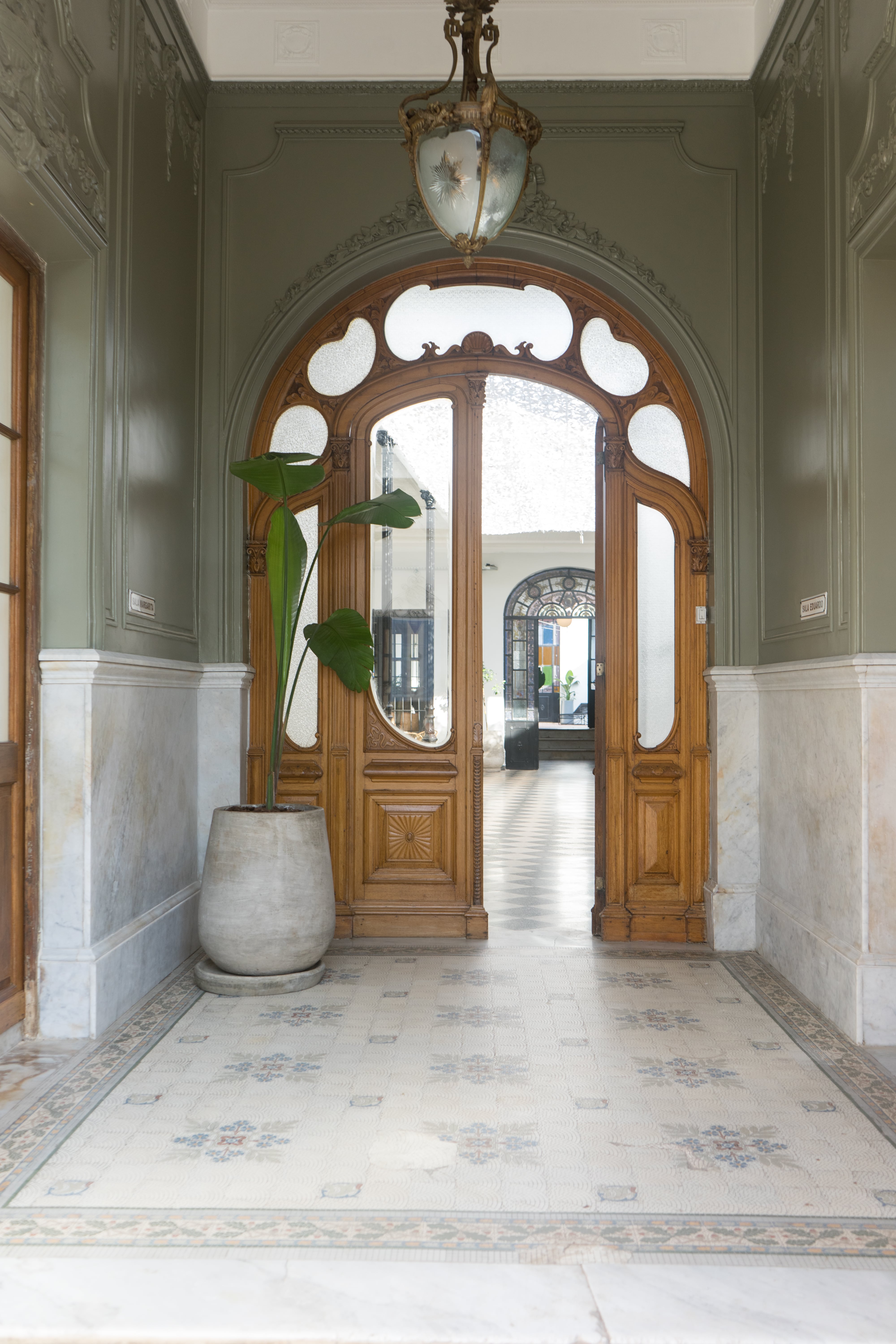 La puerta tenía un valor simbólico, como ocurre con la entrada de esta casa del 1800