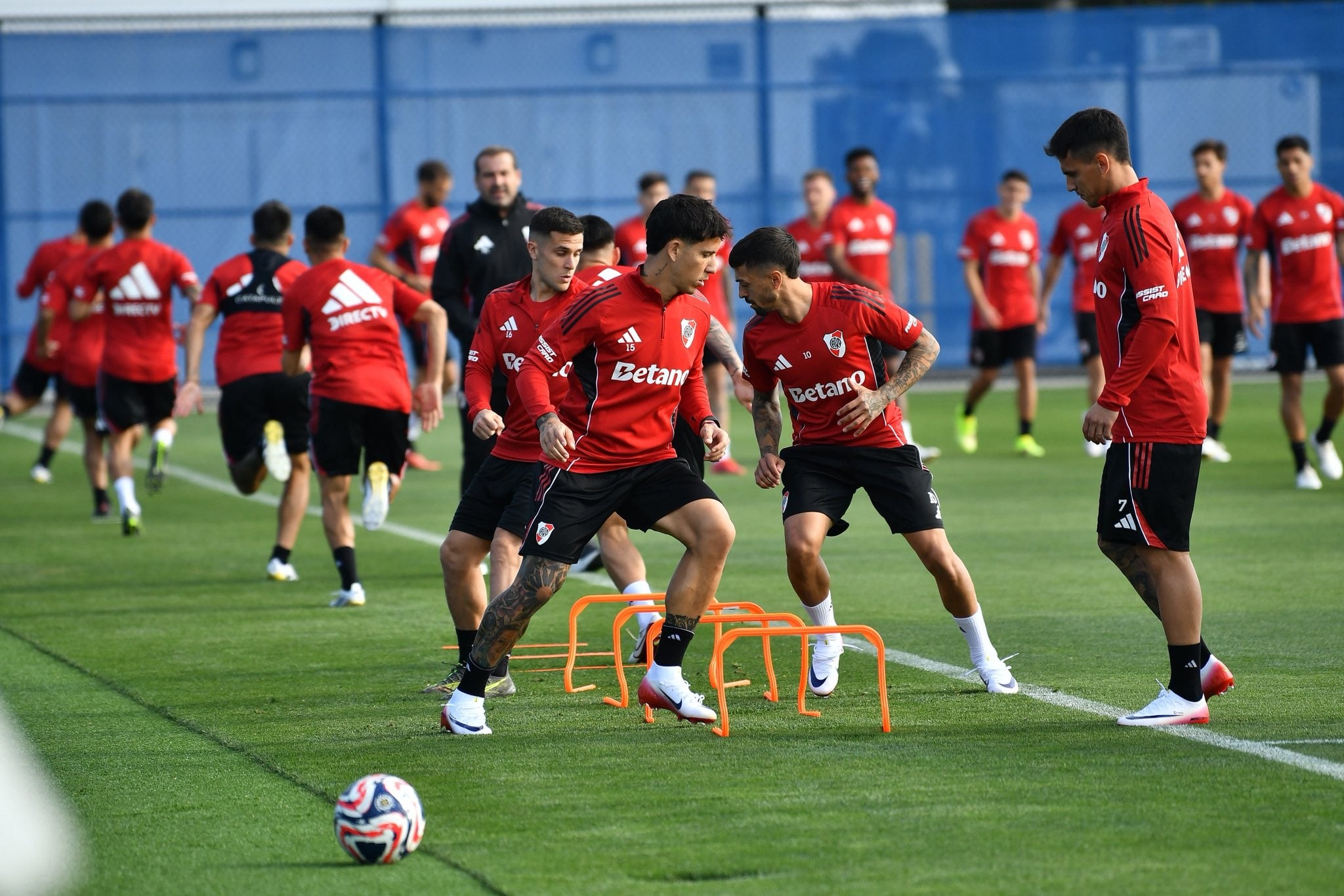 River Plate se entrena en Seattle, donde debutará frente a Urawa Red Diamonds