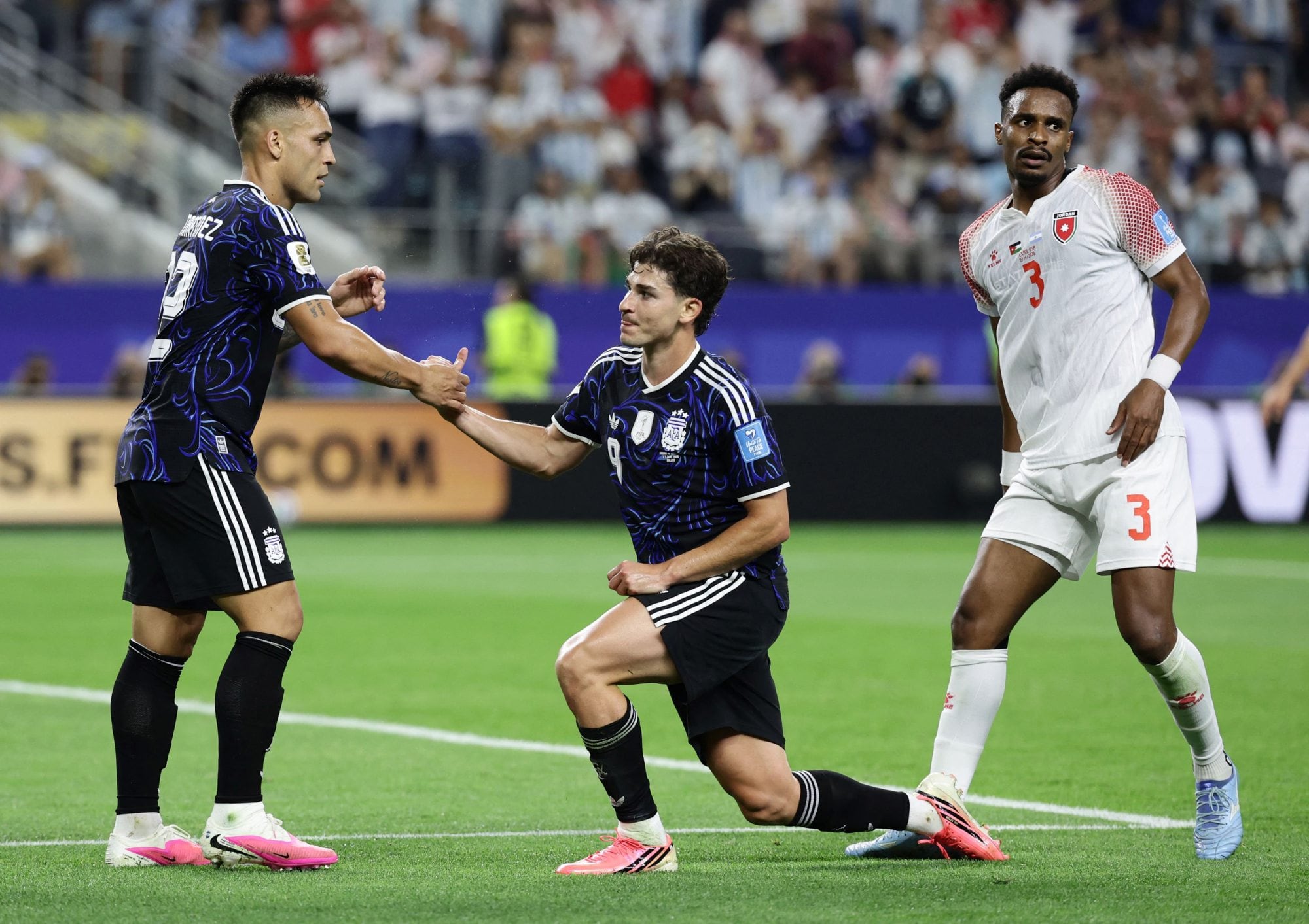 Lautaro Martínez y Julián Alvarez conformaron la pareja ofensiva ante Jordania; Scaloni suele jugar con uno sólo de ellos