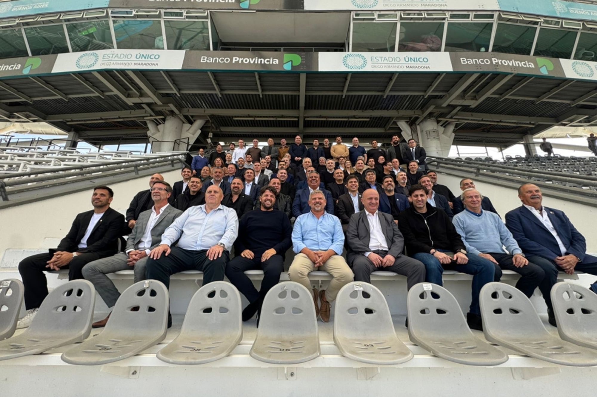 Al igual que hace unos meses en el estadio Único de La Plata, Tapia se rodeará de dirigentes, pero en el edificio porteño de AFA.