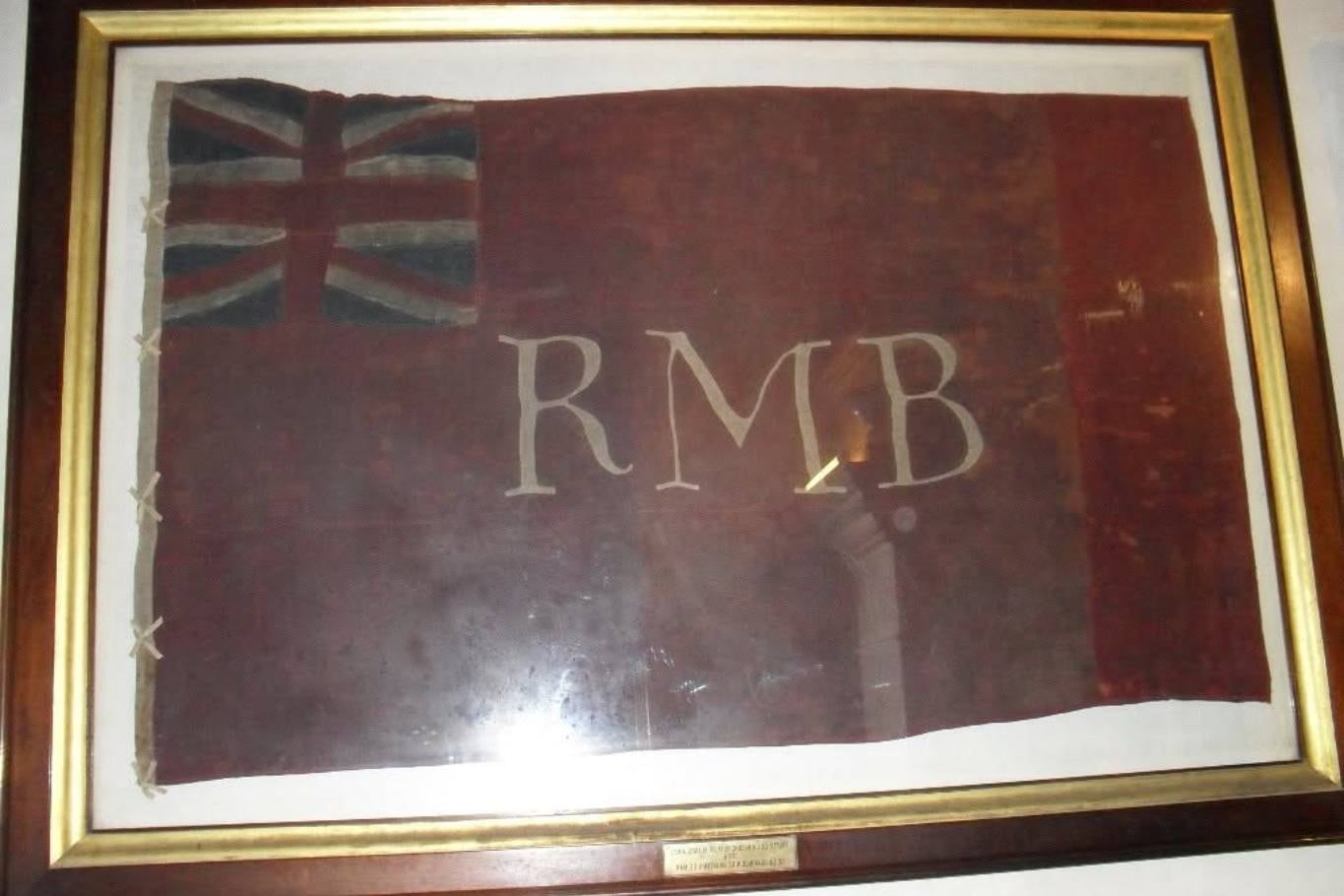 La toma del Justine. La hazaña de Güemes durante las invasiones inglesas: rindió a la marina británica con una carga de caballería 13 La bandera del batallón de los Royal Marines también se encuentra en la Basílica de Nuestra Señora del Rosario
