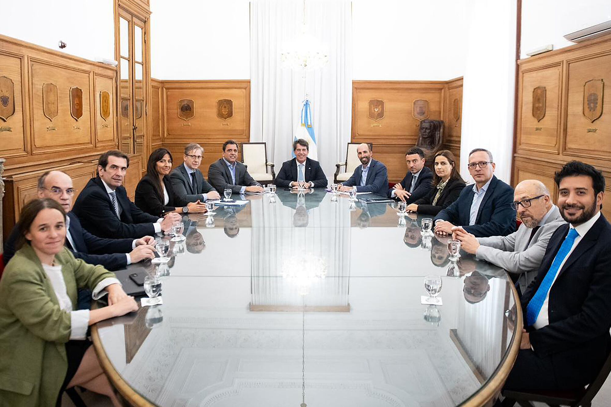 Diputados y senadores de la UCR, en Casa Rosada