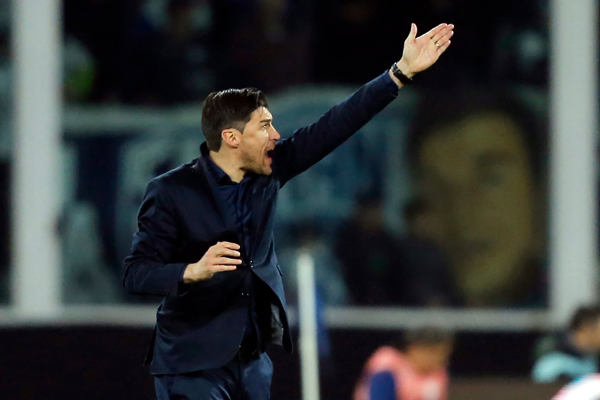 Medina dirigiendo a Vélez durante la Copa Libertadores 2022