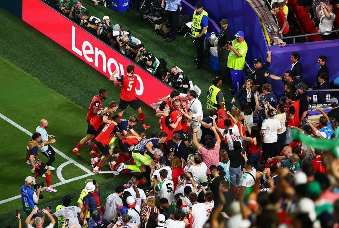 Interminable festejo tras el 3 a 3.