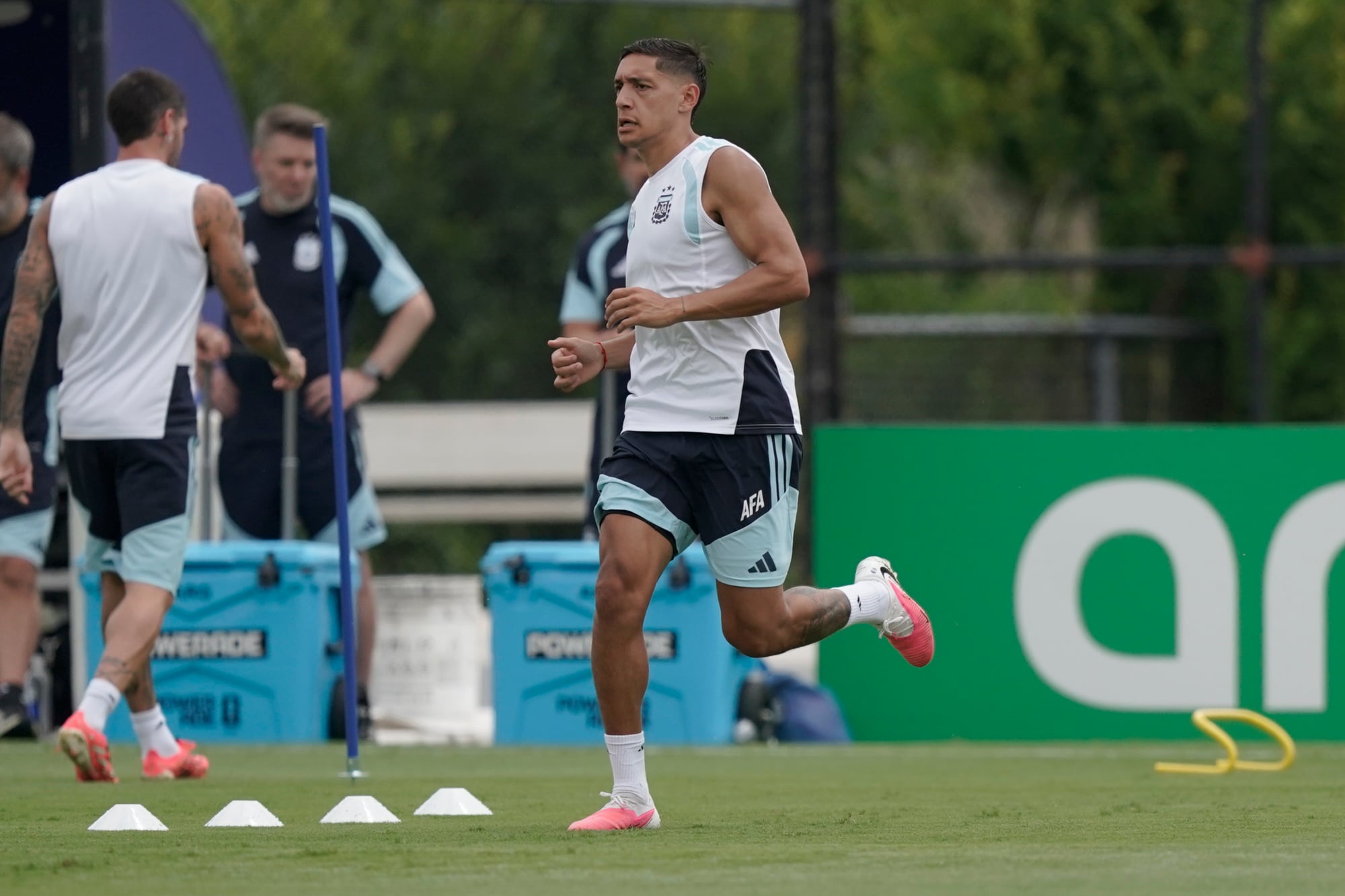 Nahuel Molina reconoció que el equipo debe ajustar cuestiones defensivas para seguir avanzando en el Mundial