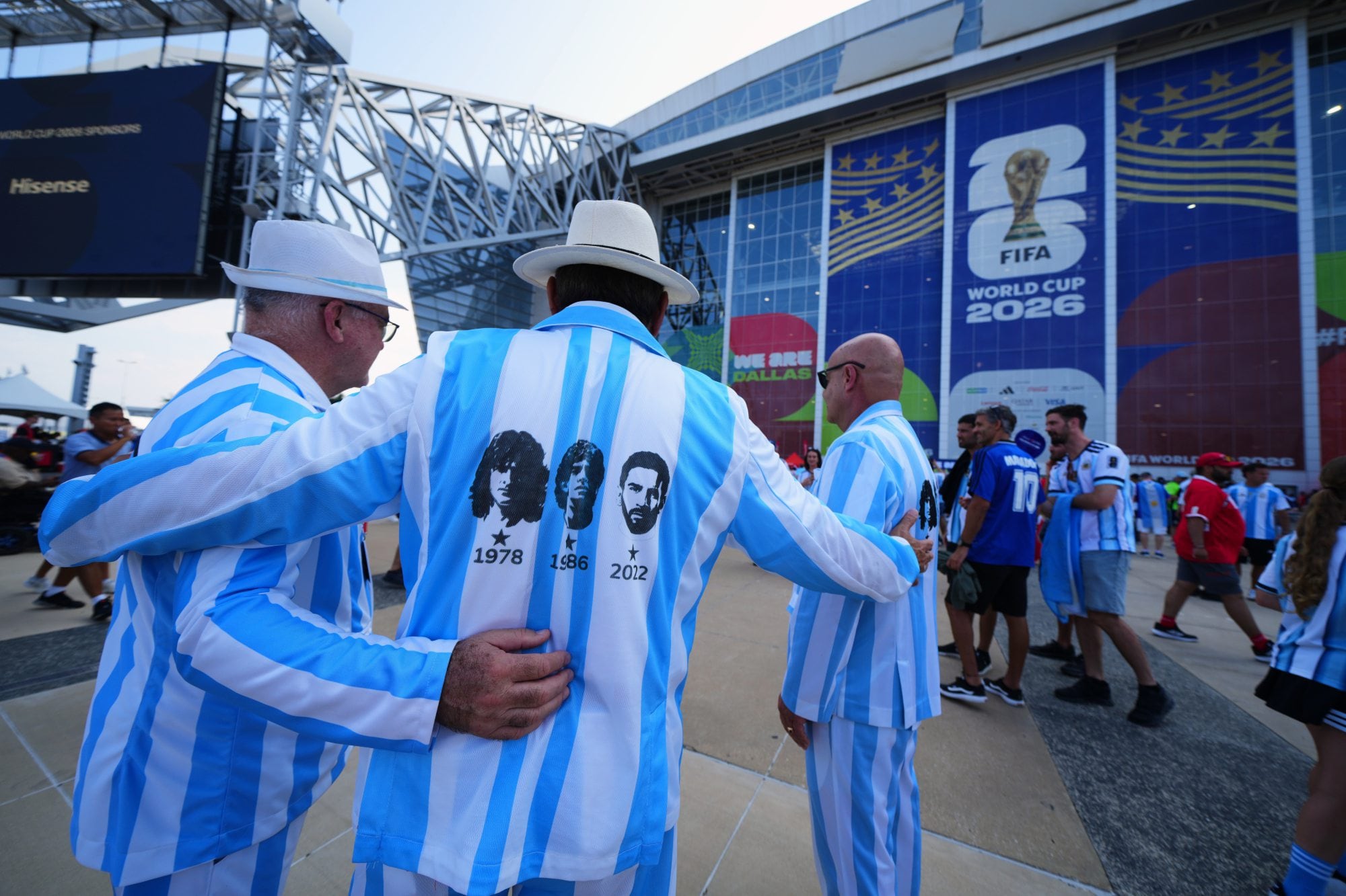 Los argentinos estuvieron en Kansas City y Arlington, y en los dieciseisavos de final visitarán Miami, donde su selección conquistó la Copa América en 2024; al Mundial norteamericano no le falta nada de clima en sus escenarios.