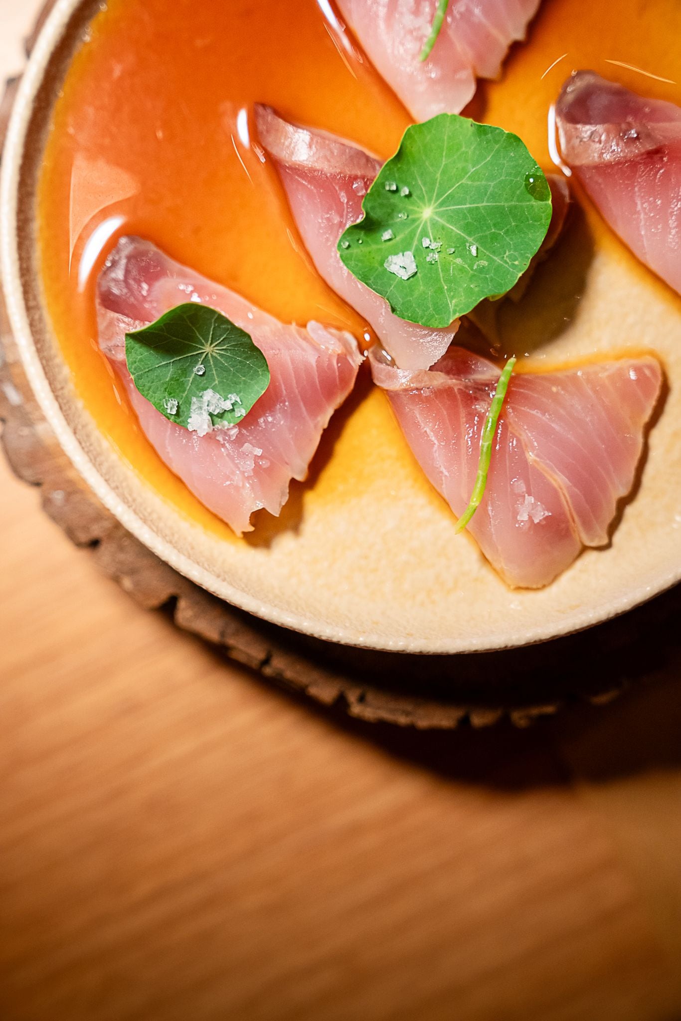 Crudo de pesca madurada con salsa ponzu