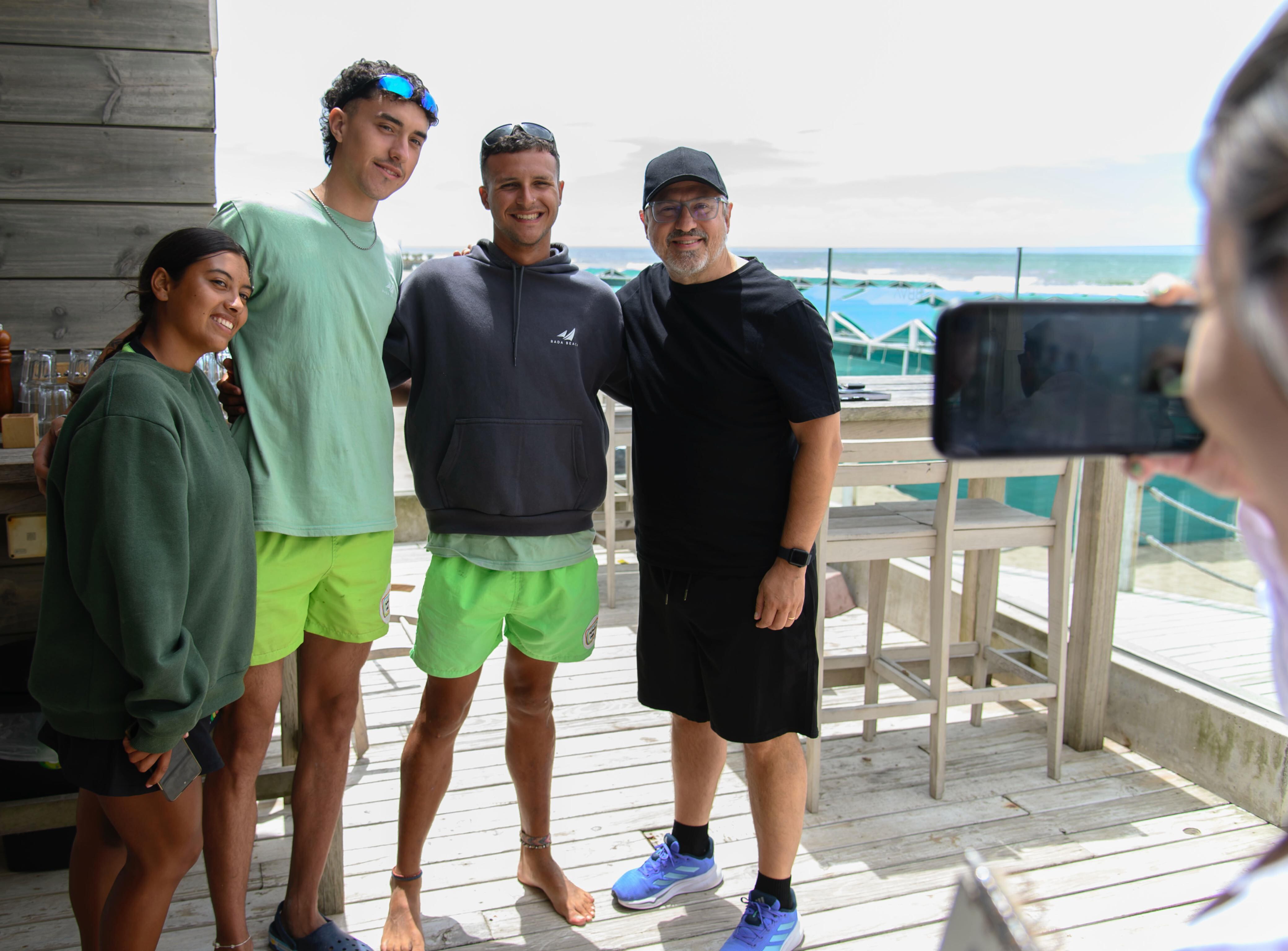 Diego Valenzuela en un parador de Pinamar Norte.