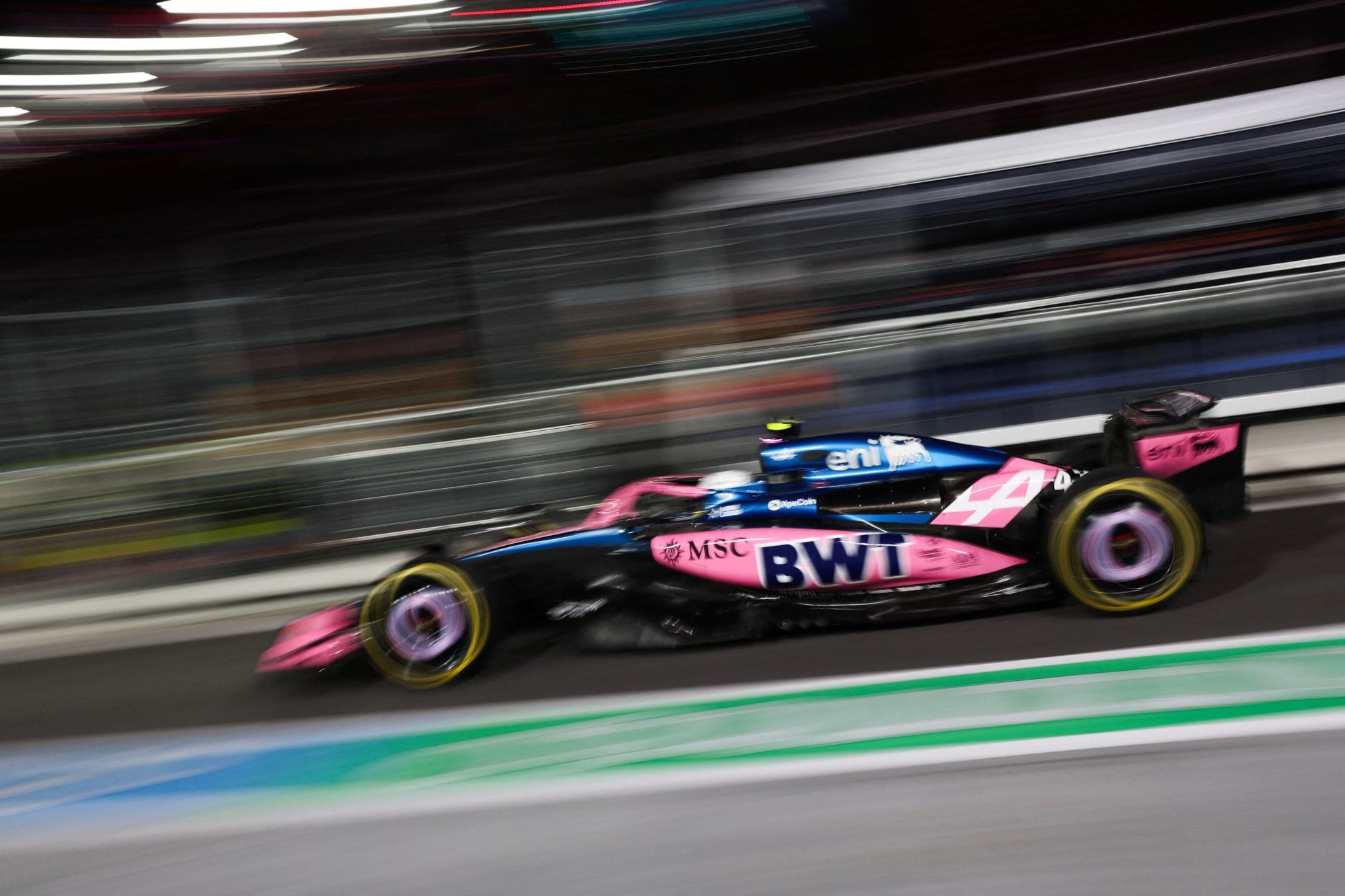 Colapinto circula por Las Vegas; su desempeño en la segunda sesión es mejor, por el momento, que el de la primera.