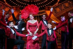 Hello, dolly!: el clásico brillante de Broadway en la calle Corrientes