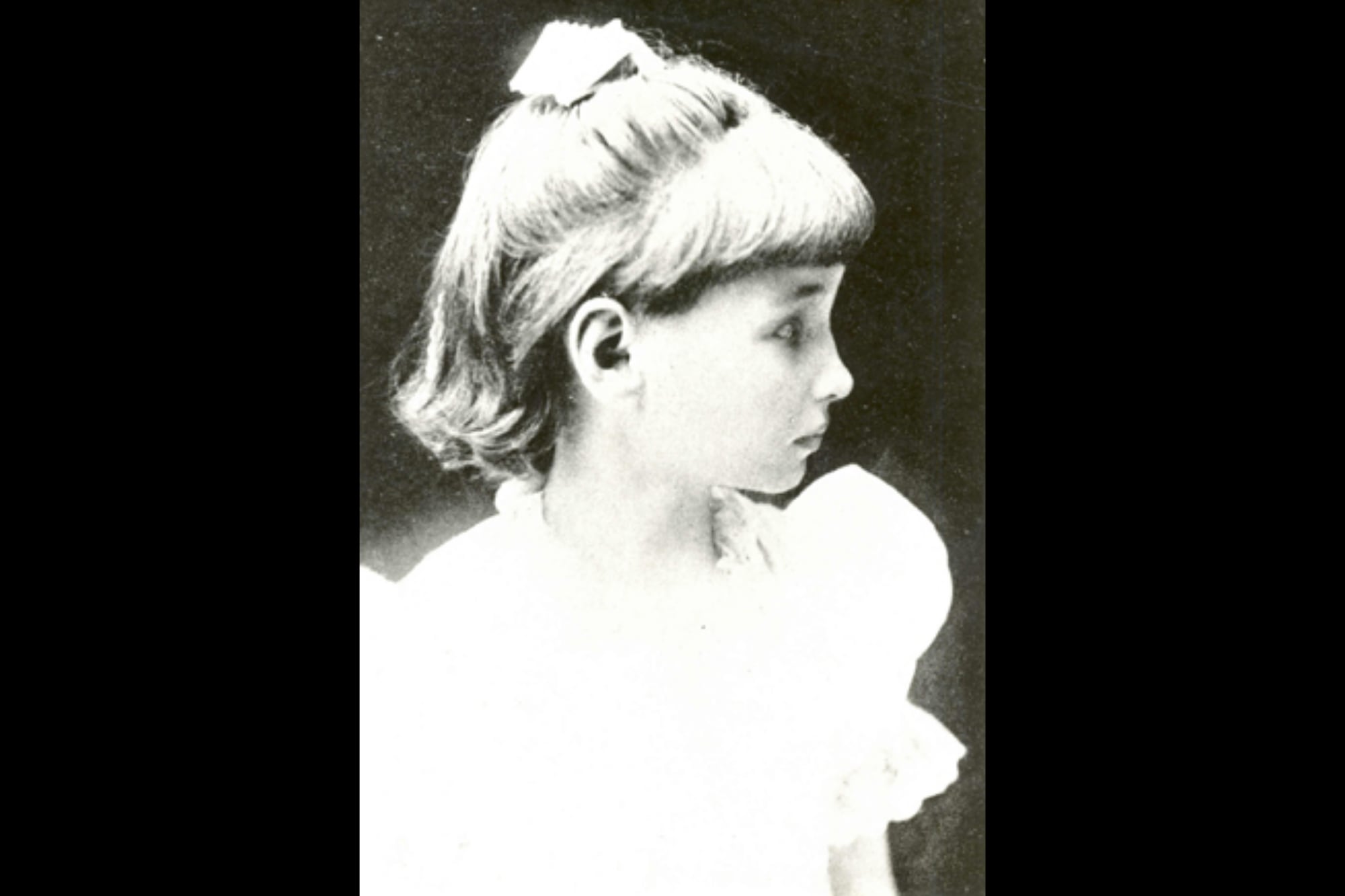 Helen quedó ciega y sorda a temprana edad