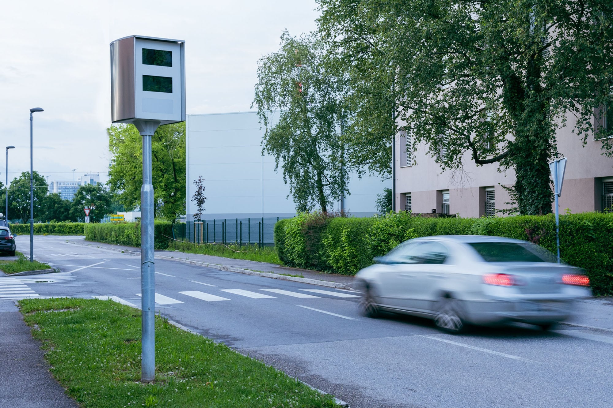 El sistema de radares de velocidad que se aplica en Europa y podría implementarse en la Argentina