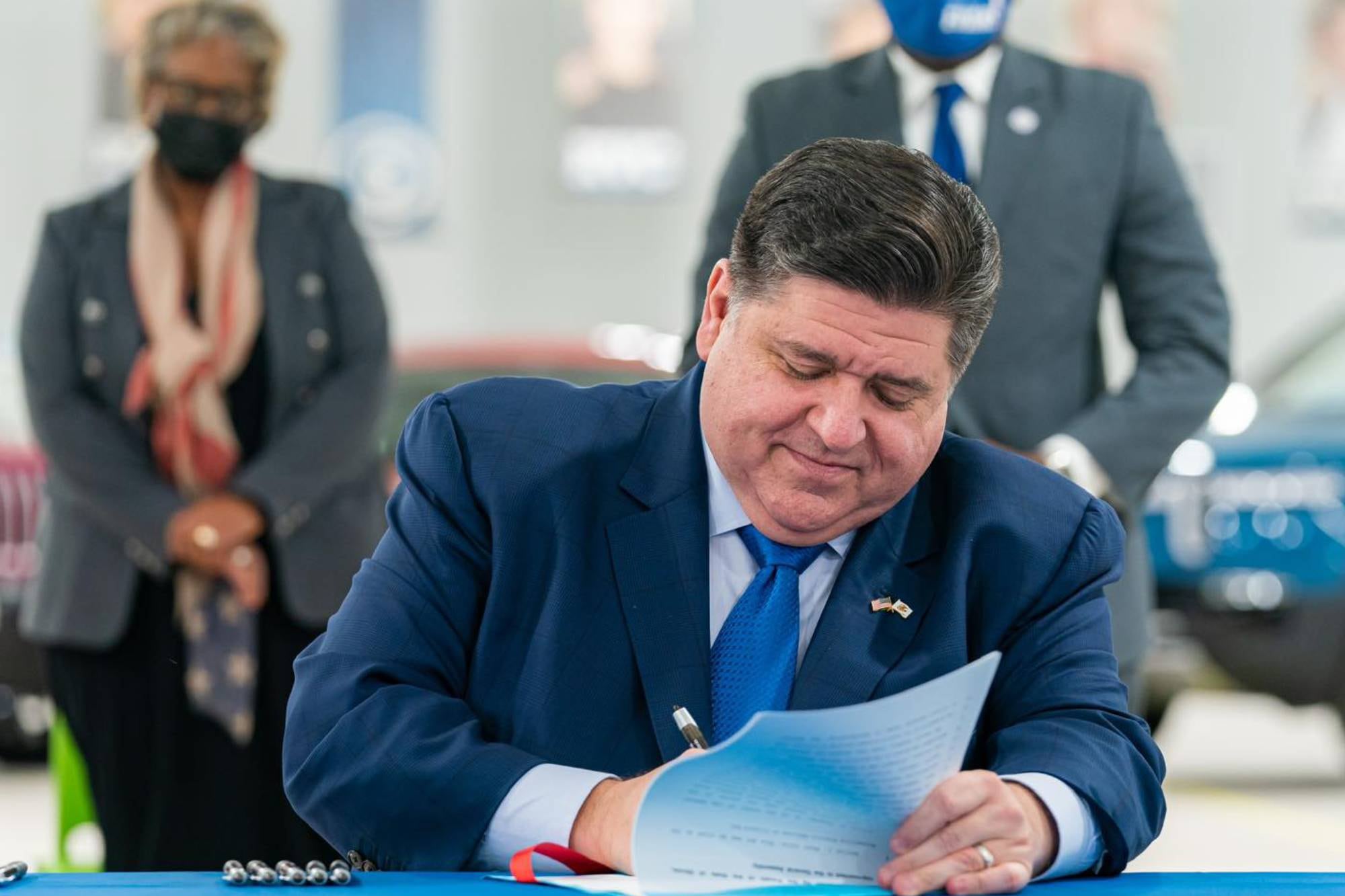 Tras la firma del gobernador, Illinois se convirtió en el decimotercer estado de EE.UU. en adoptar un sistema de sellado automático de antecedentes penales