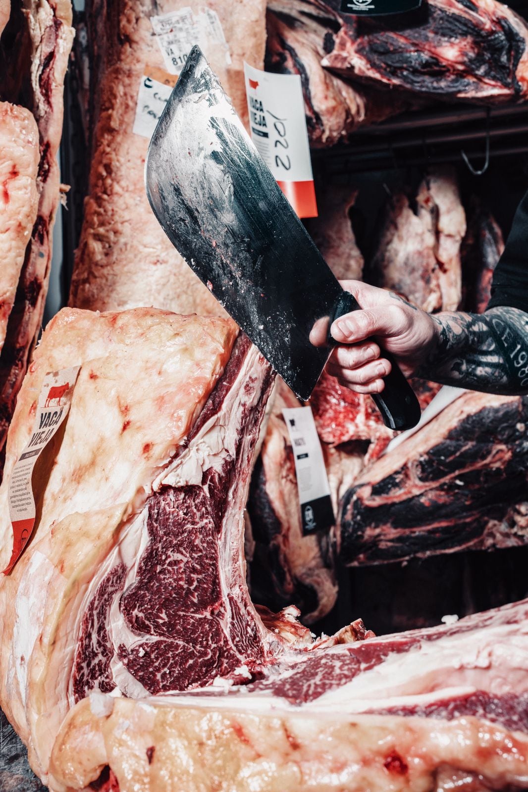 Abre solo los sábados, le compran chefs premiados y rescató el sabor perdido en la carne que comía su abuelo en España 15 Abre solo los sábados, le compran chefs premiados y rescató el sabor perdido en la carne que comía su abuelo en España imagen-14