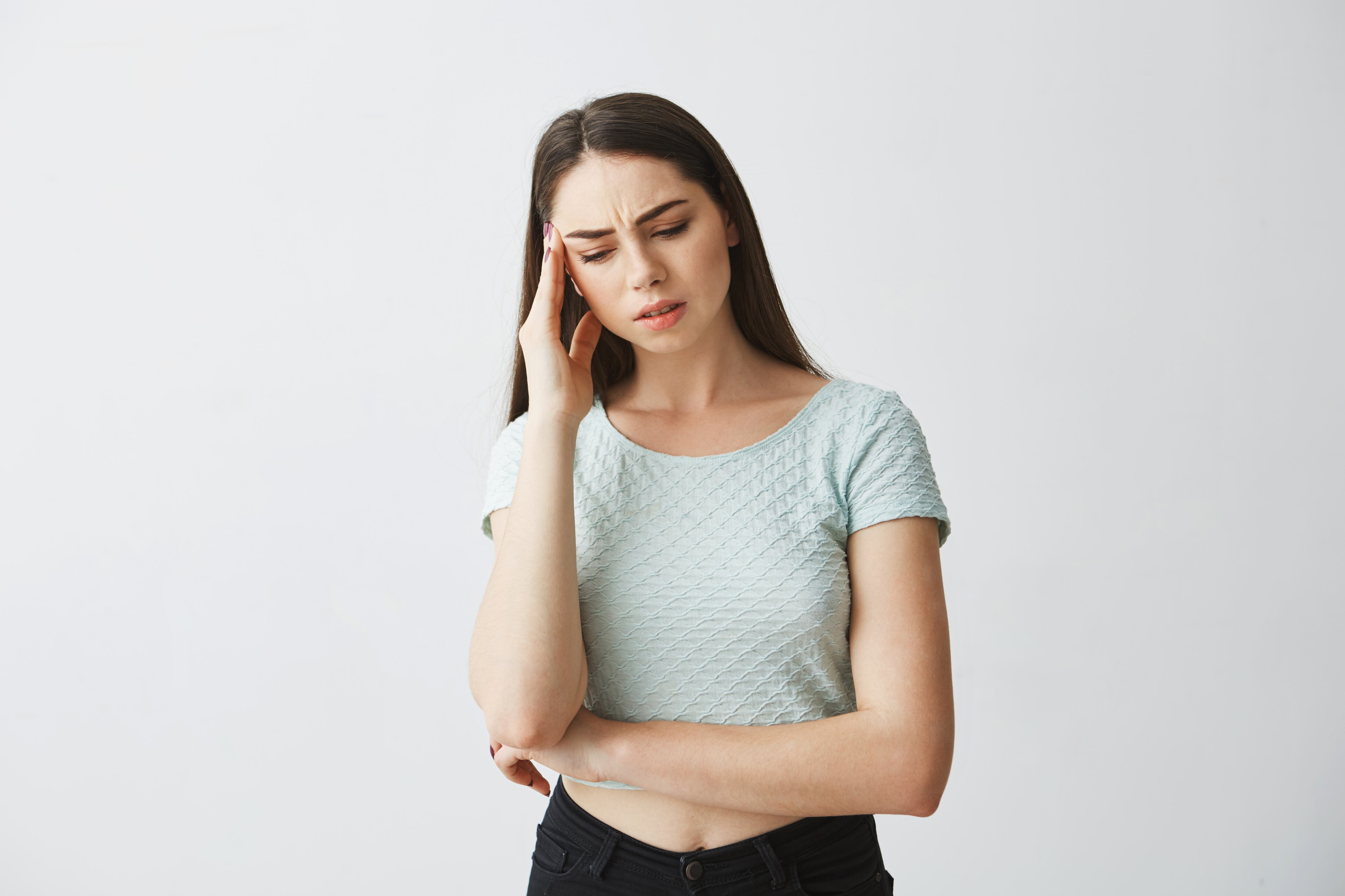 La dopamina es un neurotransmisor clave en el sistema nervioso central, involucrado en diversas funciones como el movimiento, la motivación, el placer, la recompensa y el aprendizaje