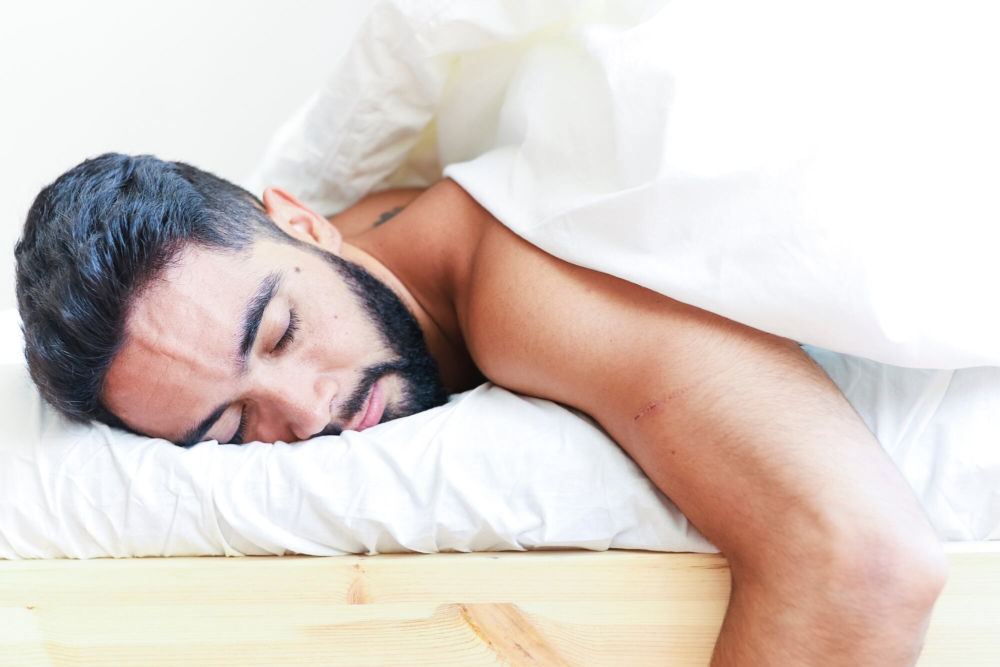 Los expertos recomiendan dormir de 7 a 9 horas diarias