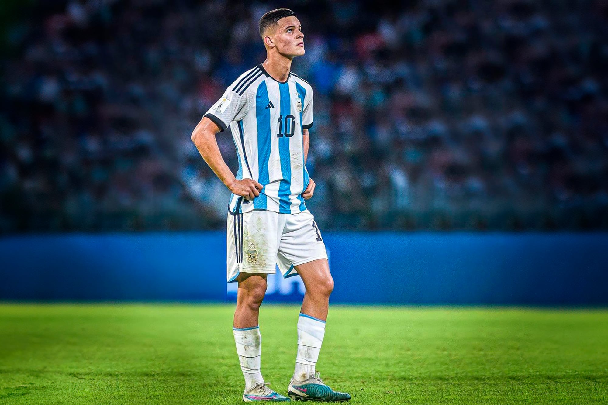 Racing va por Valentín Carboni, que necesita continuidad para ganarse un lugar en el Mundial