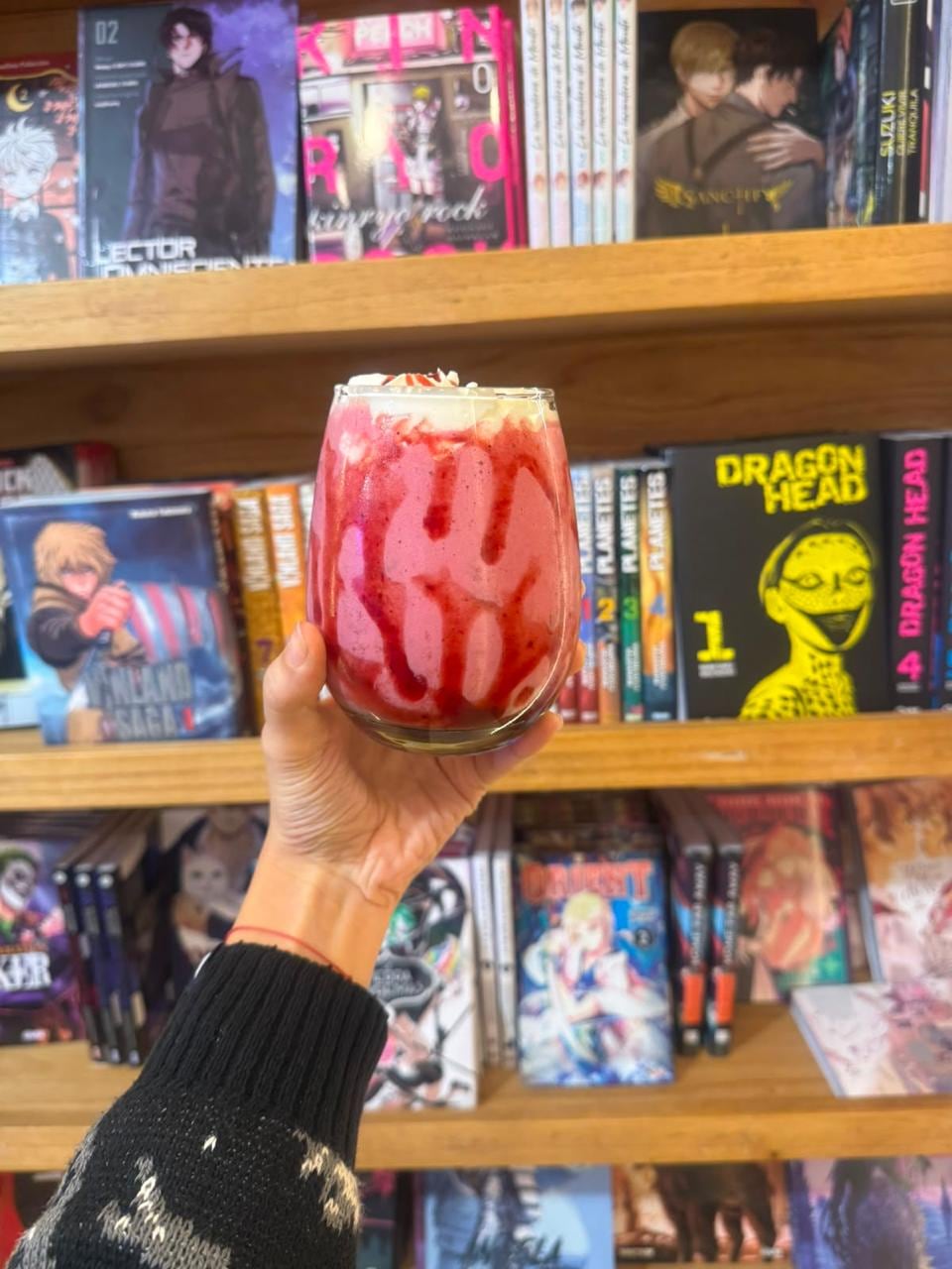 Los locales de historietas se reinventan con la cultura japonesa para sobrellevar la recesión 8 La propuesta de Keki integra la cafetería a su catálogo de manga