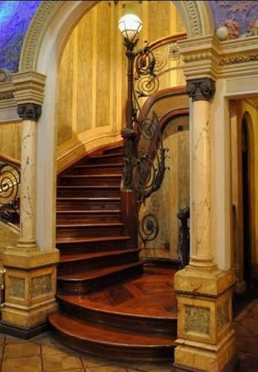 La imponente escalera del Palacio Lagomarsino