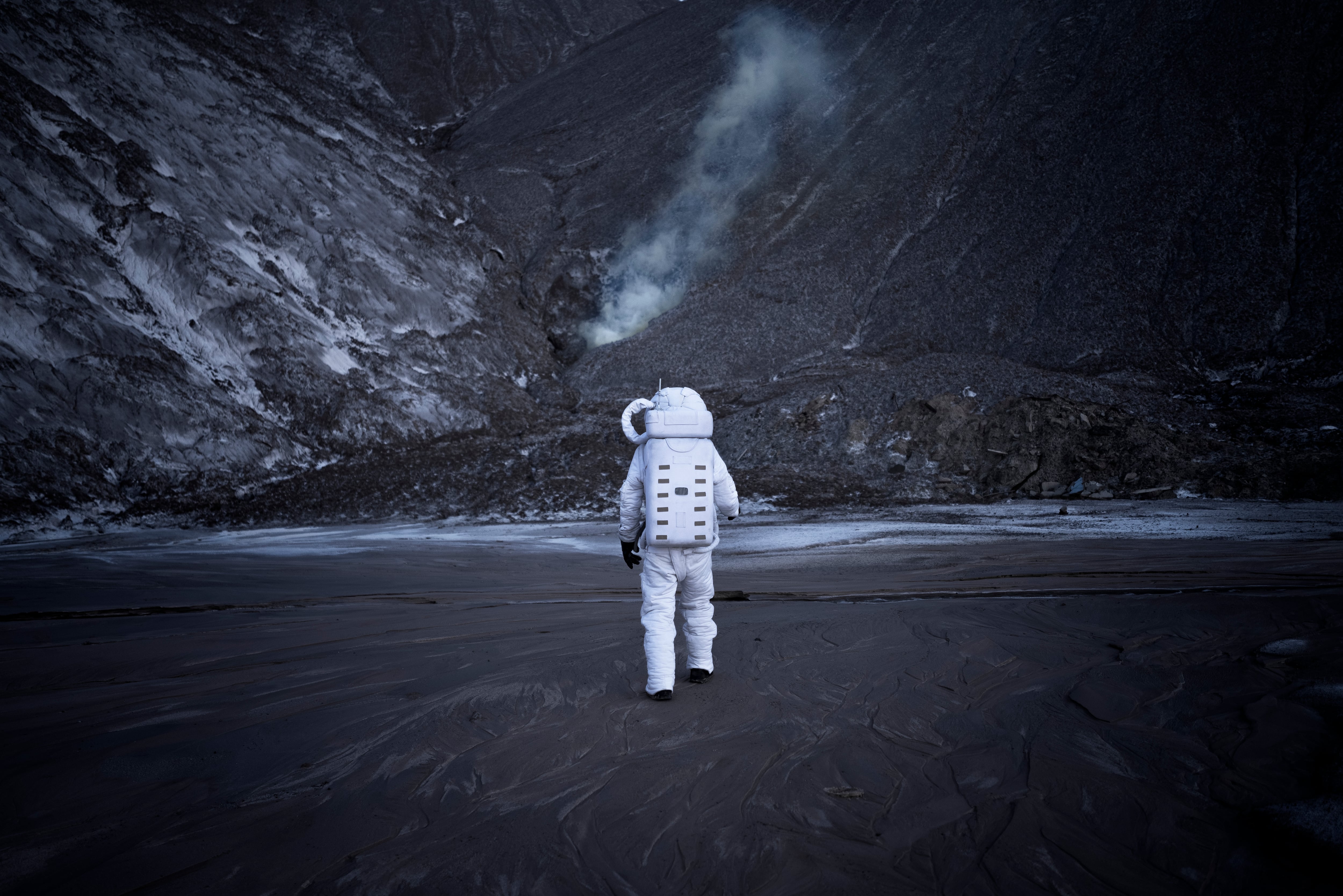 La víctima relató que el estafador dijo ser un astronauta que se encontraba atrapado en una estación internacional (Foto de carácter ilustrativa: Freepik)