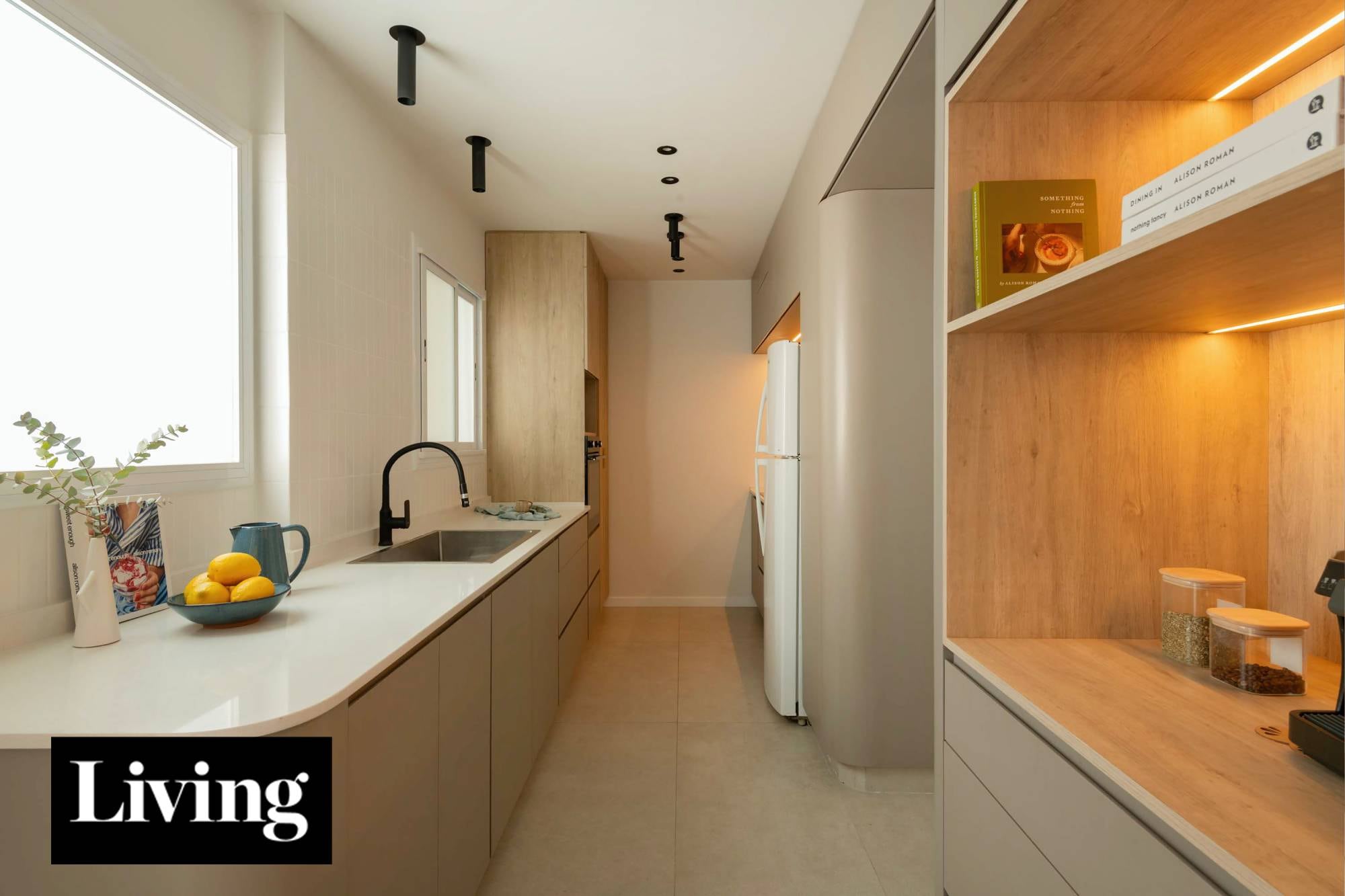 Antes y después: una cocina abultada de los años setenta se transformó en un espacio amplio y luminoso