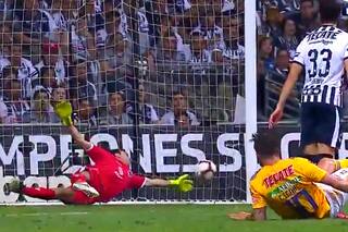 Mirá la increíble atajada de Barovero, otra vez la bestia negra de Gignac