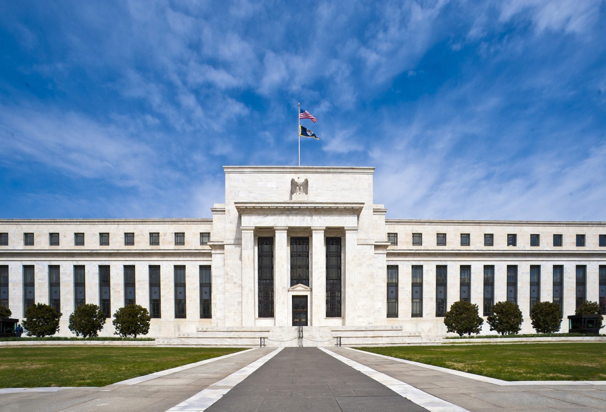 Laleve suba del riesgo país puede darse porque los inversores se anticipan auna suba de tasas de referencia de la FED