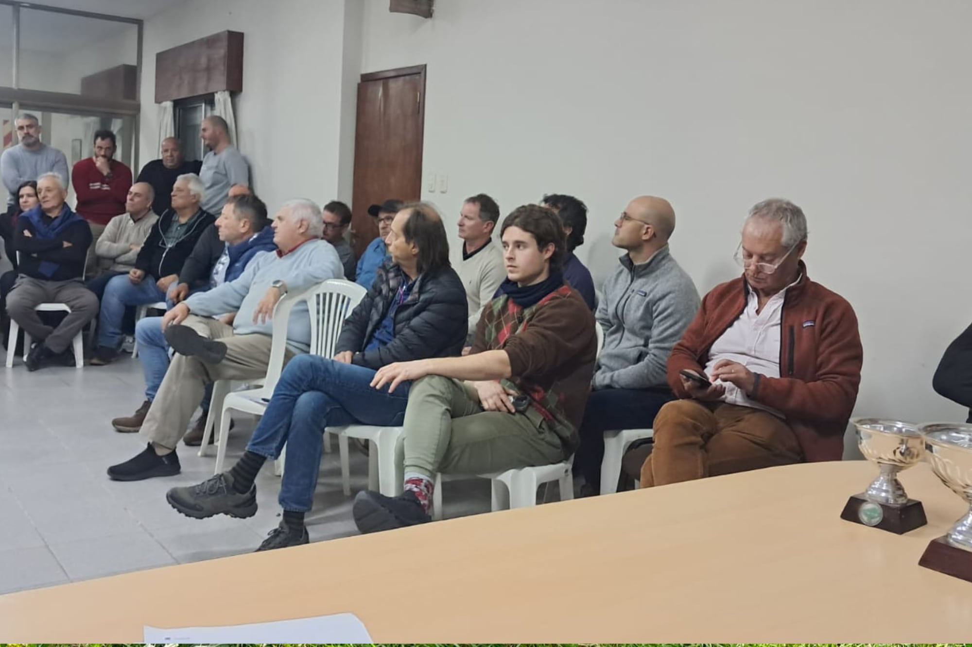 El encuentro sirvió para definir un documento que será presentado al municipio con pedidos concretos sobre la tasa vial, el mantenimiento de los caminos y el uso de los recursos recaudados