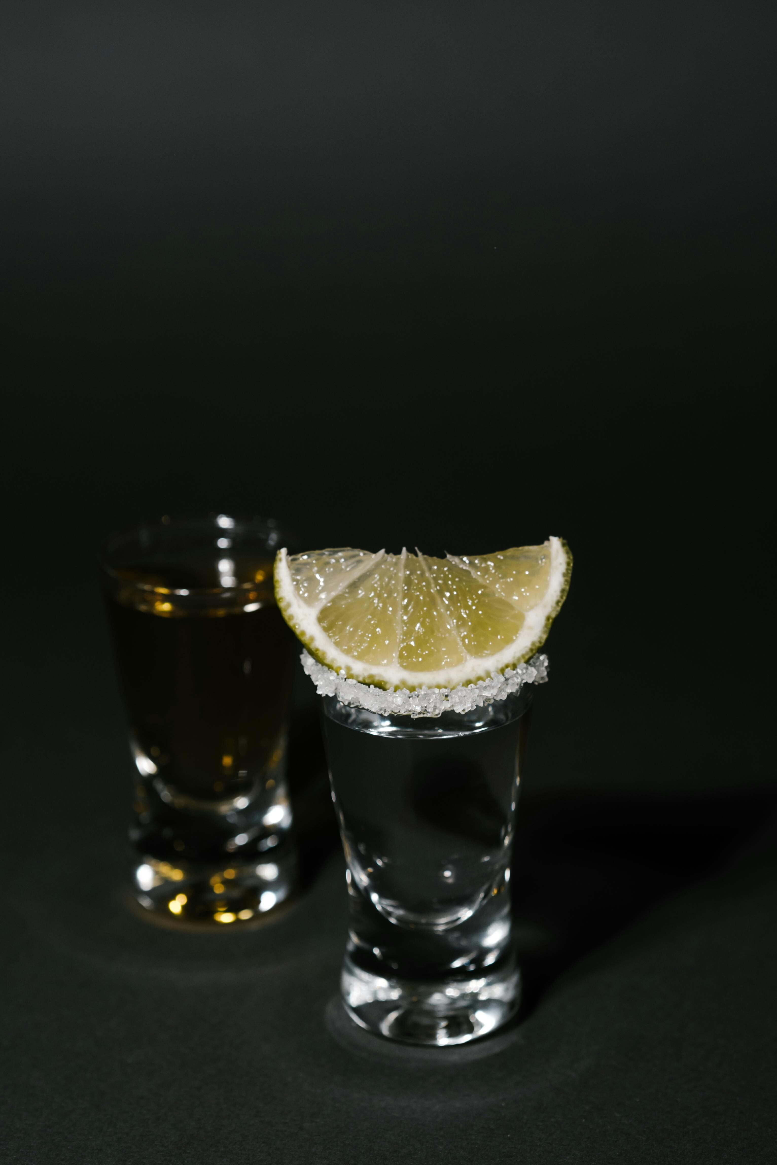 El tequila es el ingrediente principal de la margarita clásica (Pexels/Polina)