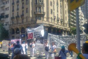 En el Día del Enfermero, no hay atención en los hospitales públicos