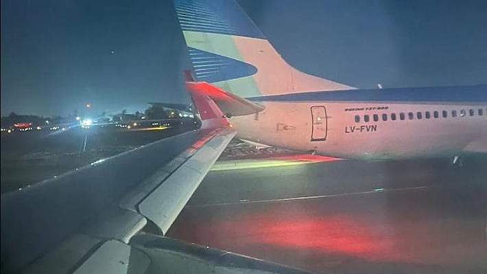 Un avión de Latam chocó a otro de Aerolíneas Argentinas en la pista del aeropuerto de Santiago