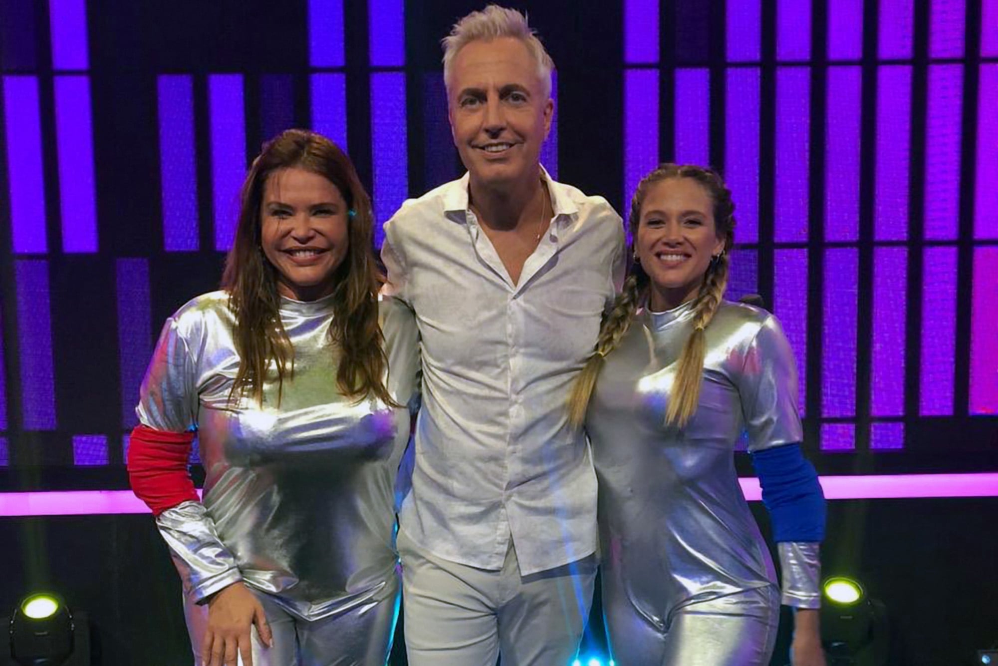 Nazarena Vélez y su hija Barbie junto a Marley en 2020