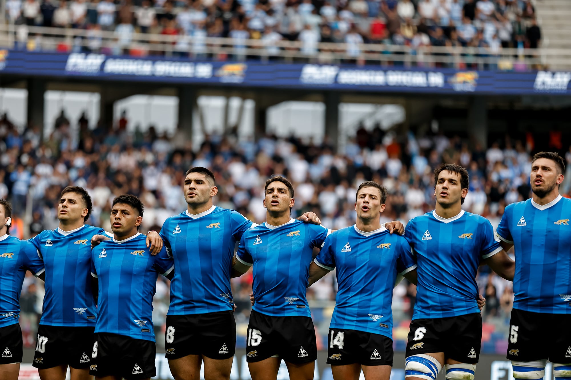 La camiseta que utilizaron los Pumas ante Inglaterra en homenaje al triunfo futbolístico de Argentina en México 1986 con los goles de Diego Maradona.