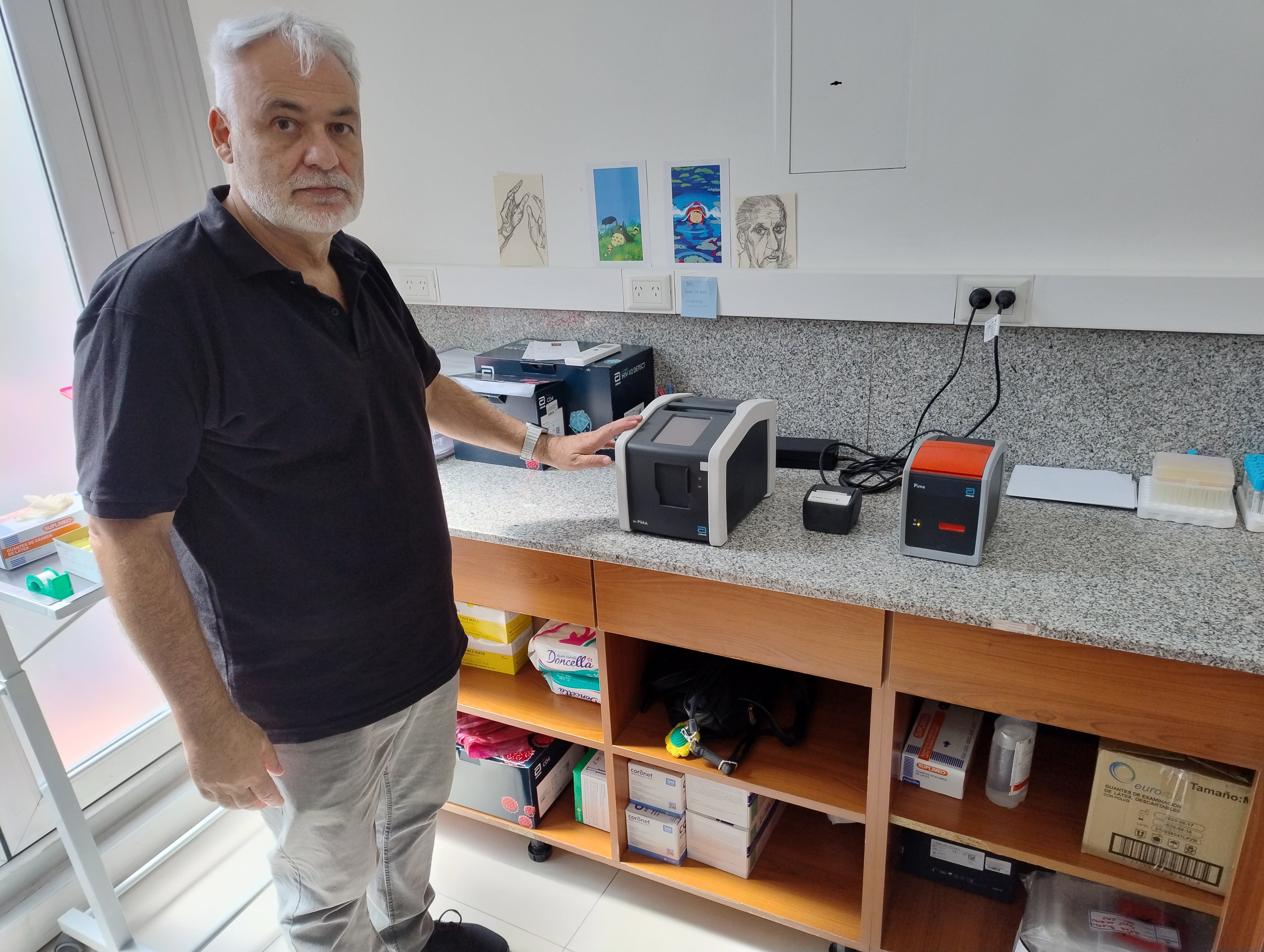 En la sede porteña de AHF Argentina, el recuento de CD4 se puede procesar en 20 minutos y la carga viral, en una hora si la prueba rápida de VIH dio positivo.