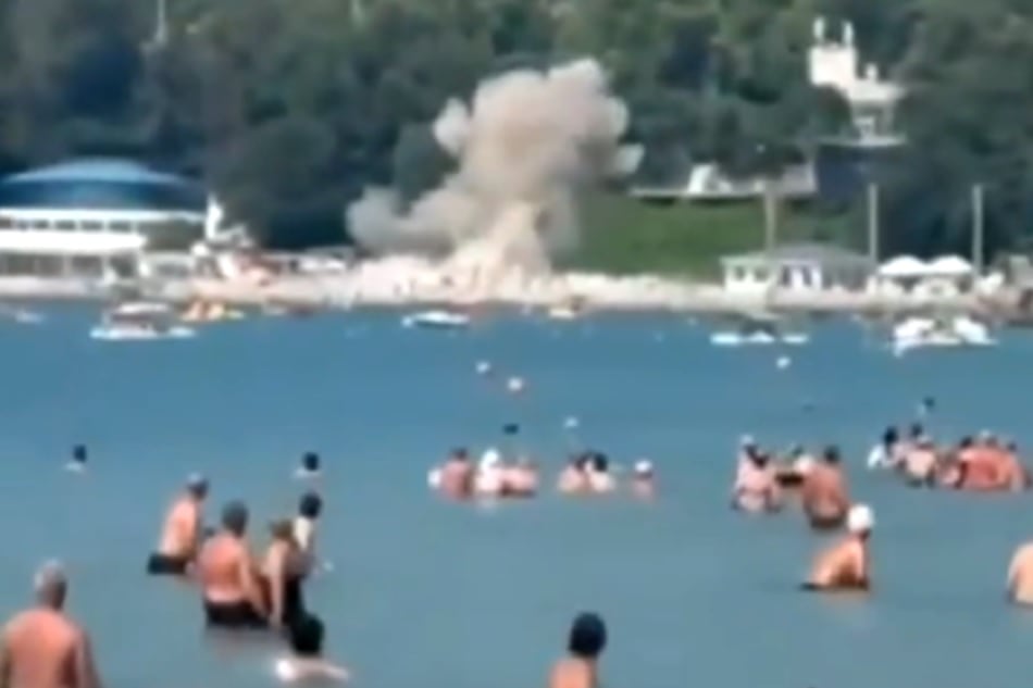 Un dron ucraniano impactó en una playa llena de bañistas en el mar Negro: al menos siete muertos y 40 heridos