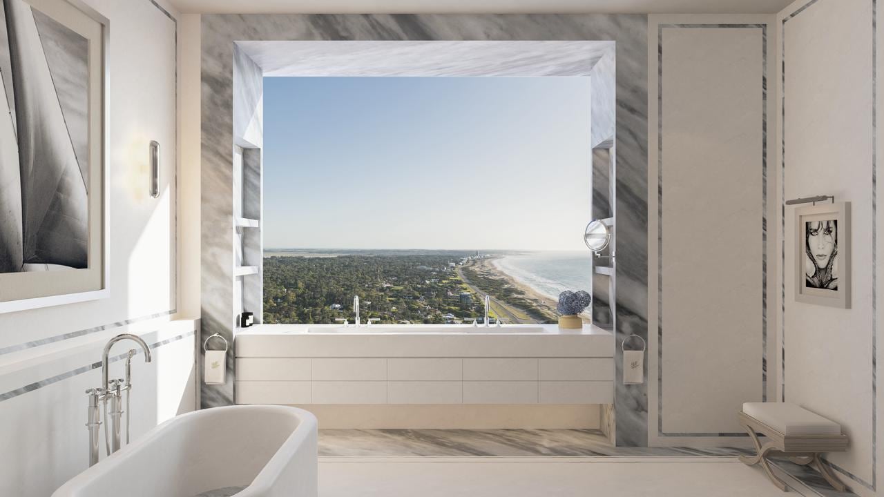 El baño de uno de los penthouse de la torre Cipriani