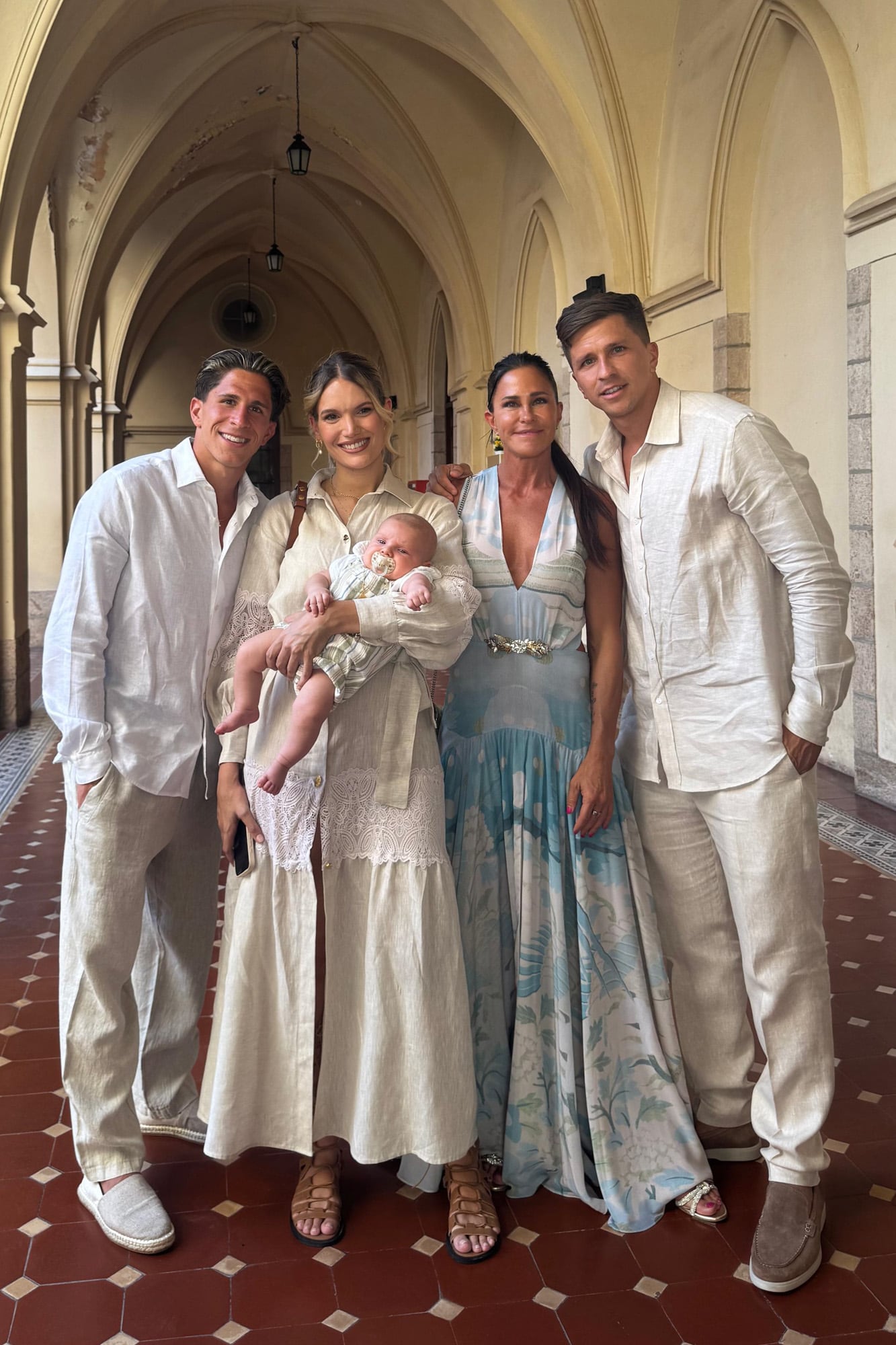 Giuliano, Eva con Faustino en brazos, Carolina y Gianluca