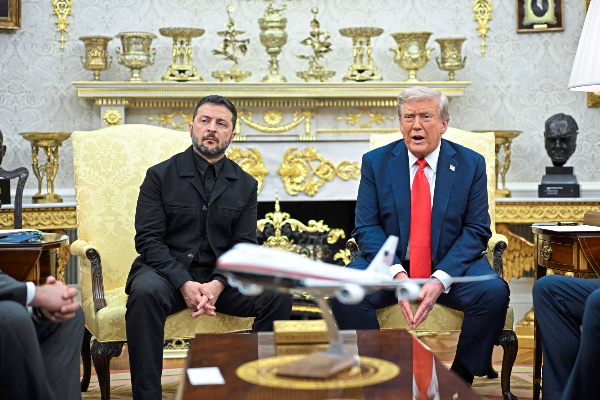 El presidente ucraniano, Volodimir Zelenski, y el presidente estadounidense, Donald Trump, se reunieron en la Oficina Oval de la Casa Blanca en Washington, D.C., el 18 de agosto de 2025