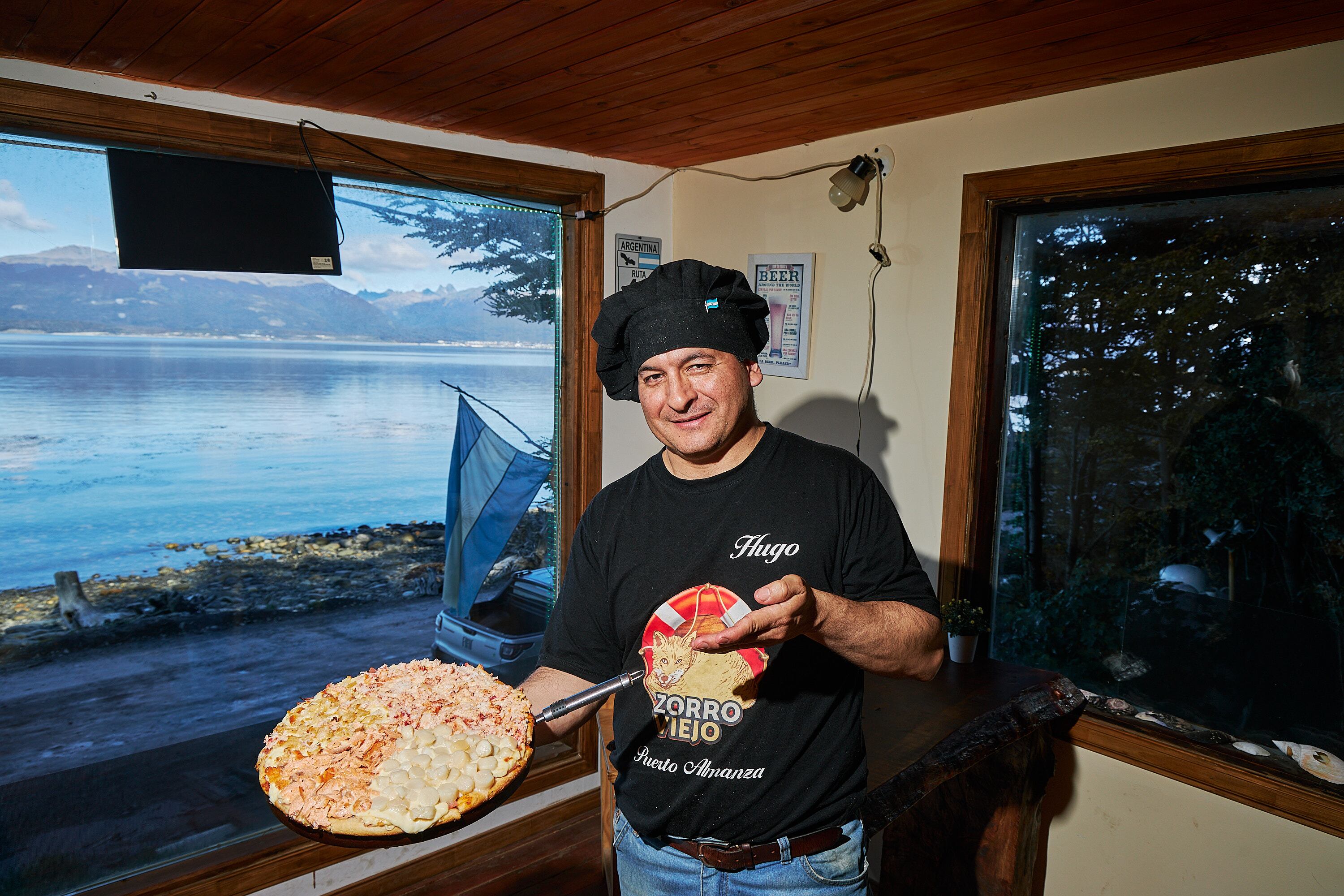 Hugo Peralta y su pizza tricolor