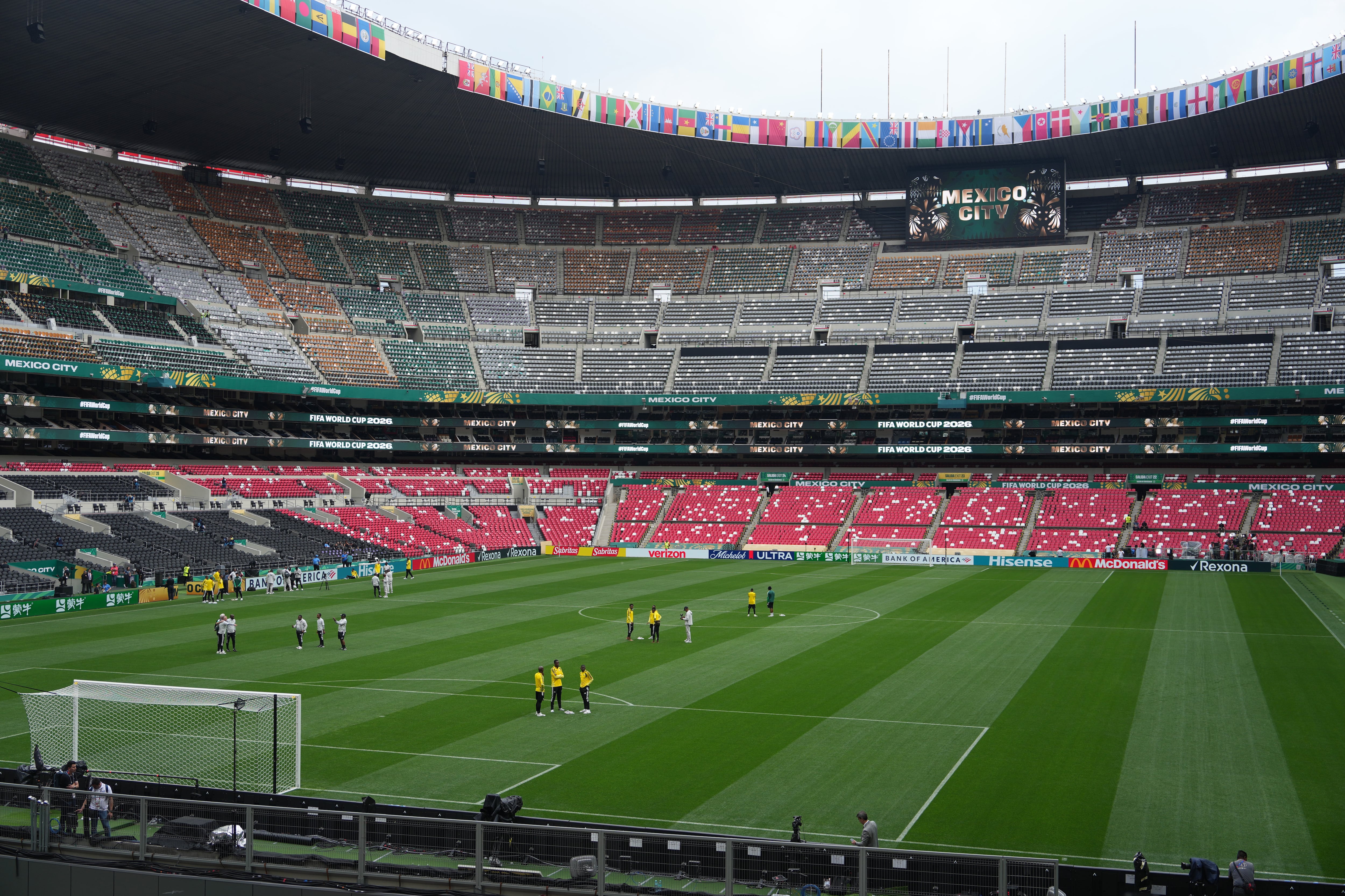 La imponencia del estadio Azteca