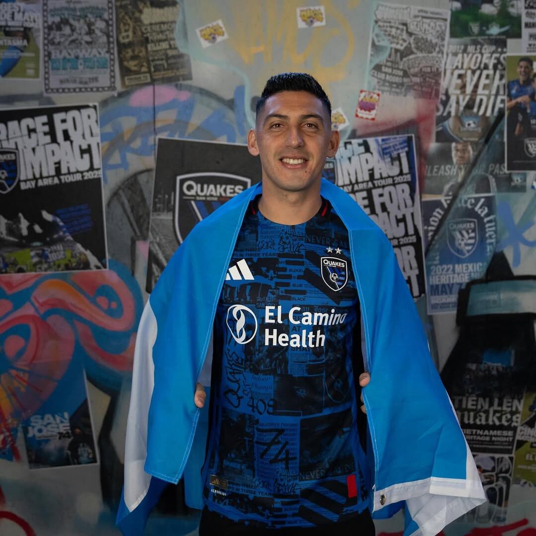Cristian Espinoza es un futbolista argentino de San Vicente, Buenos Aires, que actualmente se desempeña en San Jose Earthquakes