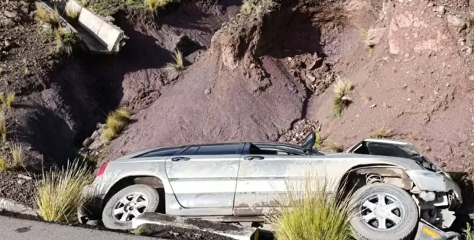 Perú: murió el candidato presidencial Napoléon Becerra en un accidente de tránsito