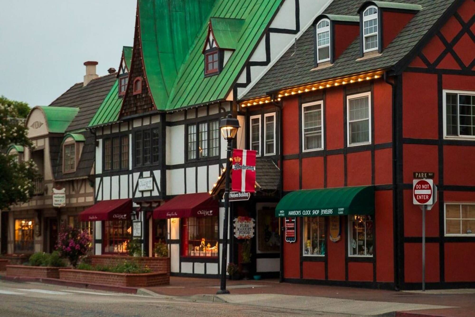 Solvang se caracteriza por mantener las costumbres y gastronomía danesa