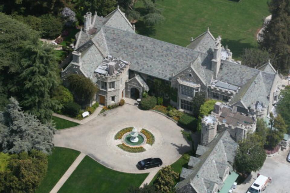 Vista aérea de la mansión de Hugh Hefner, en Los Angeles, donde ofrecía sus fiestas lujuriosas, donde acudían muchas celebridades de Hollywood